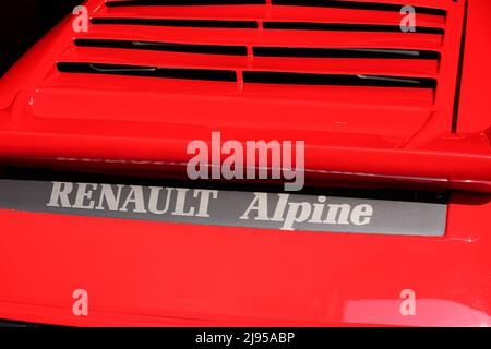 Bordeaux , Aquitaine francia - 05 08 2022 : Alpine berline A310 by renault auto logo marchio e testo segno francese auto da corsa Foto Stock