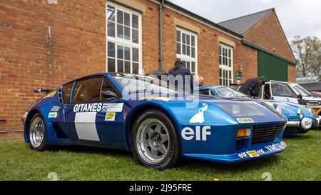 Renault Alpine A310 Gitanes, in mostra allo Scramble di aprile che si è tenuto presso il Bicester Heritage Centre il 23rd aprile 2022 Foto Stock