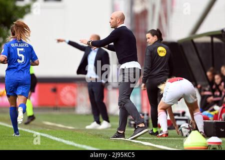 Amsterdam, Paesi Bassi. 20th maggio 2022. Amsterdam - Ajax allenatore Danny Schenkel durante la partita femminile olandese Eredivie tra Ajax e FC Twente al complesso sportivo De Toekomst il 20 maggio 2022 ad Amsterdam, Paesi Bassi. ANP OLAF KRAAK Credit: ANP/Alamy Live News Foto Stock