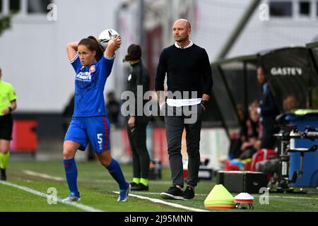 Amsterdam, Paesi Bassi. 20th maggio 2022. Amsterdam - Ajax allenatore Danny Schenkel durante la partita femminile olandese Eredivie tra Ajax e FC Twente al complesso sportivo De Toekomst il 20 maggio 2022 ad Amsterdam, Paesi Bassi. ANP OLAF KRAAK Credit: ANP/Alamy Live News Foto Stock