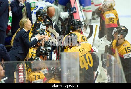 Jessica Campbell allenatore di assistenza in Germania, nella partita GERMANIA - ITALIA 9-4 del Campionato DEL MONDO IIHF DI HOCKEY SU GHIACCIO Gruppo B a Helsinki, Finlandia, 20 maggio 2022, Stagione 2021/2022 © Peter Schatz / Alamy Live News Foto Stock