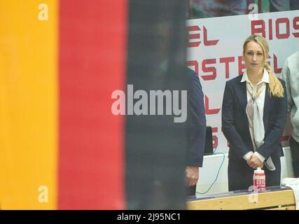 Jessica Campbell allenatore di assistenza in Germania, nella partita GERMANIA - ITALIA 9-4 del Campionato DEL MONDO IIHF DI HOCKEY SU GHIACCIO Gruppo B a Helsinki, Finlandia, 20 maggio 2022, Stagione 2021/2022 © Peter Schatz / Alamy Live News Foto Stock