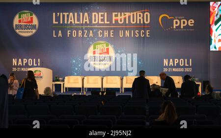 Napoli, Campania, Italia. 20th maggio 2022. 20/05/2022 Napoli, alla Mostra DÃOltremare di questa mattina la conferenza forza Italia ''l'Italia del futuro, la forza che unisce'' ha dato origine a molte personalità nazionali ed europee presenti e domani ci sarà la presenza del leader Silvio Berlusconi. (Credit Image: © Fabio Sasso/ZUMA Press Wire) Credit: ZUMA Press, Inc./Alamy Live News Foto Stock