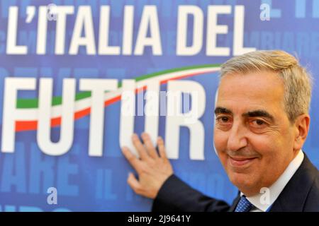 Napoli, Italia. 20th maggio 2022. Maurizio Gasparri Senatore d'Italia, durante la festa di forza Italia "l'Italia del futuro, la forza di Unione" che si è svolta al Palacongressi della Mostra d'Oltremare di Napoli. Napoli, Italia, 0 maggio 2022. (Foto di Vincenzo Izzo/Sipa USA) Credit: Sipa USA/Alamy Live News Foto Stock