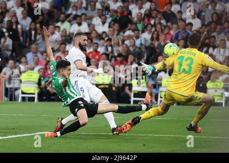 Madrid, Spagna. 20th,Maggio, 2022. Benzema del Real Madrid in azione, durante l'ultima partita della stagione e preparandosi alla finale ucl. Al gioco la Liga, tra Real Madrid e Real Betis. Edward F. Peters/Alamy Live News Foto Stock