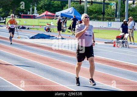 Fort ft. Lauderdale Florida, Ansin Sports Complex Track & Field National Senior Games, competizione concorrenti uomini corsa anziani corse Foto Stock
