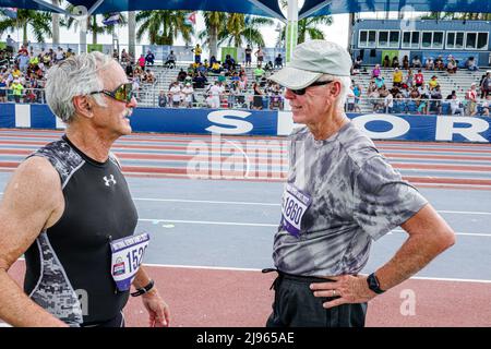 Fort ft. Lauderdale Florida, Ansin Sports Complex Track & Field National Senior Games, uomini anziani concorrenti corridori Foto Stock