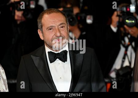 Cannes, Francia. 20th maggio 2022. Patrick Timmit partecipa alla prima del film Brother and Sister durante il Festival del Cinema di Cannes del 75th a Cannes, in Francia, il 20 maggio 2022. Photo by Julien Reynaud/APS-Medias/ABACAPRESSS.COM Credit: Abaca Press/Alamy Live News Foto Stock