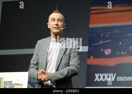 Torino, Torino, Italia. 20th maggio 2022. Ospiti del secondo giorno dell'edizione 34th della Fiera Internazionale del Libro di Torino ''Wild Hearts' (Credit Image: © Bruno Brizzi/Pacific Press via ZUMA Press Wire) Credit: ZUMA Press, Inc./Alamy Live News Foto Stock