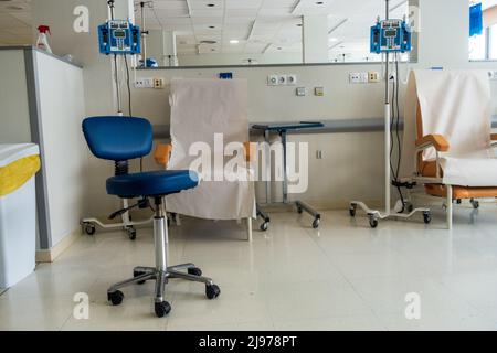 sala di trattamento per chemoterapia all'ospedale di torrevieja Foto Stock