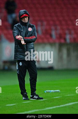 Técnico mano Menezes do Internacional, durante a partida entre Internacional e Independiente Medellín (col), pela 5ª rodada do Grupo e da Copa Sulamericana 2022, no Estádio Beira-Rio nesta tera-feira 17. Foto Stock