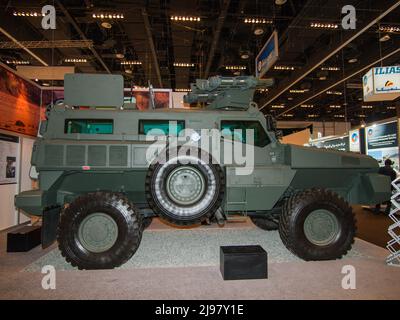 Abu Dhabi, Emirati Arabi Uniti - 23 febbraio. 2011: APC Marauder 4x4 resistente alle mine protetto (MRAP) a IDEX 2011 Foto Stock