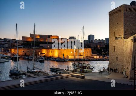 Francia. Bouche-du-Rhone (13) Marsiglia. Fort Saint Jean e la torre di rene roi Foto Stock