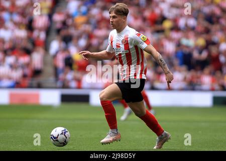 Londra, Regno Unito. 21st maggio 2022. Dennis Cirkin di Sunderland in azione durante il gioco. SkyBet EFL League One Play Off Final, Sunderland / Wycombe Wanderers al Wembley Stadium di Londra sabato 21st maggio 2022. Questa immagine può essere utilizzata solo per scopi editoriali. Solo per uso editoriale, licenza richiesta per uso commerciale. No use in scommesse, giochi o un singolo club/campionato/giocatore publications.pic di Steffan Bowen/Andrew Orchard sport photography/Alamy Live News Credit: Andrew Orchard sports photography/Alamy Live News Foto Stock