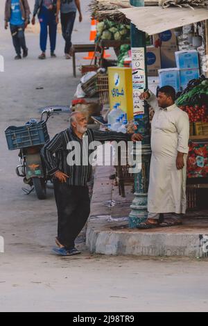 La gente egiziana locale nell'Oasi egiziana di Siwa Foto Stock