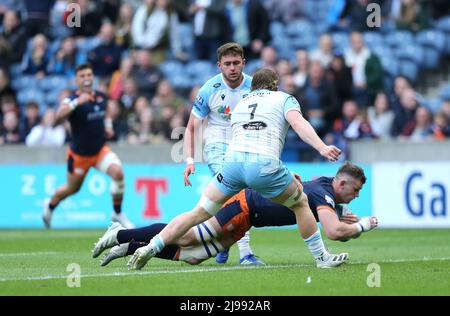 Magnus Bradbury di Edimburgo segna il secondo tentativo di gioco durante la partita del campionato di rugby al Murrayfield Stadium di Edimburgo. Data foto: Sabato 21 maggio 2022. Foto Stock