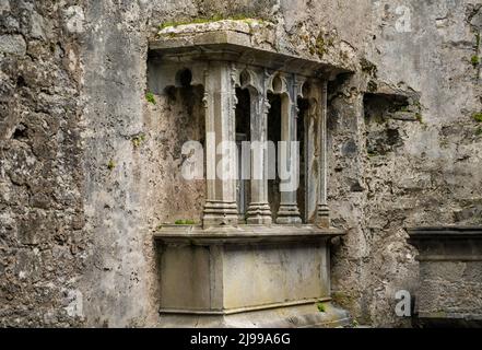 Quin una pittoresca cittadina nella regione di Shannon con le rovine di un monastero storico, Quin, Irlanda, maggio 21,2022 Foto Stock