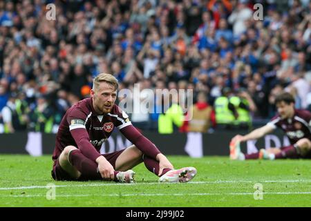 Glasgow, Regno Unito. 21st maggio 2022. La finale della Scottish Cup si è tenuta ad Hampden Park, lo stadio nazionale del calcio scozzese, giocato tra il Rangers FC di Glasgow e il cuore di Midlothian di Edimburgo. Rangers ha vinto la partita, 2 - 0, con un tempo in più, e i gol sono stati segnati da RYAN JACK in 94 minuti e SCOTT WRIGHT in 97 minuti. Rangers ha vinto questo trofeo per la prima volta dal 2009. Credit: Findlay/Alamy Live News Foto Stock