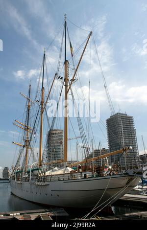 Il tre-maestro Mercator nella Jachthaven Oostende Marina Ostenda Belgio Foto Stock