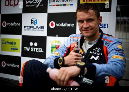 JARVEOJA Martin (est), Hyundai Shell Mobis World Rally Team, Hyundai i20 N Rally 1, ritratto durante il Rally de Portugal 2022, 4th round del WRC World Rally Car Championship 2022, dal 19 al 22 maggio 2022 a Matosinhos, Portogallo - Photo Paulo Maria / DPPI Foto Stock