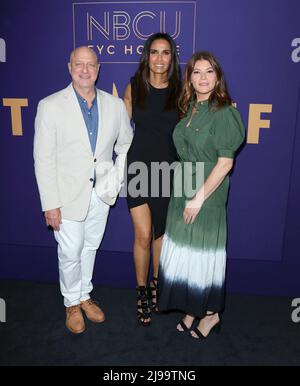 Hollywood, Stati Uniti. 21st maggio 2022. Tom Colicchio, Padma Lakshmi, Gail Simmons arriva alla NBC Universal FYC House Event TOP CHEF tenuto presso la NBC FYC House di Hollywood, CA Sabato 21 2022 maggio . (Foto di Juan Pablo Rico/Sipa USA) Credit: Sipa USA/Alamy Live News Foto Stock