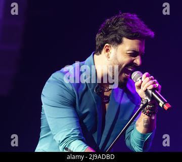 Sunrise, Stati Uniti. 21st maggio 2022. Luis Figueroa si esibisce sul palco durante la .Amor a la Musica presentata da Uforia alla FLA Live Arena sabato 21 maggio 2022 a Sunrise, Florida. Foto di Gary i Rothstein/UPI Credit: UPI/Alamy Live News Foto Stock