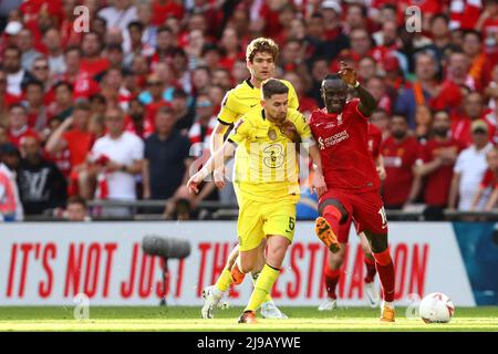 Sadio Mane di Liverpool e Jorginho di Chelsea - Chelsea / Liverpool, la finale di fa Cup di Emirates, Stadio di Wembley, Londra - 14th Maggio 2022 solo per uso editoriale Foto Stock