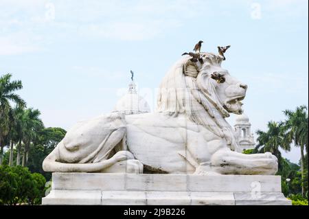 Il Victoria Memorial è un grande edificio in marmo nel centro di Kolkata, costruito tra il 1906 e il 1921. È dedicata alla memoria della Regina Vittoria, Imperatrice dell'India dal 1876 al 1901, Bengala Occidentale, India. Foto Stock