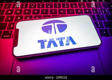 Cina. 19th maggio 2022. In questa foto, sullo smartphone viene visualizzato il logo Indian tata Motors. (Foto di Sheldon Cooper/SOPA Images/Sipa USA) Credit: Sipa USA/Alamy Live News Foto Stock