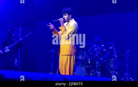 Sunrise, Stati Uniti. 21st maggio 2022. Sebastian Yatra si esibisce sul palco durante il .Amor a la Musica presentato da Uforia alla FLA Live Arena sabato 21 maggio 2022 a Sunrise, Florida. Foto di Gary i Rothstein/UPI Credit: UPI/Alamy Live News Foto Stock