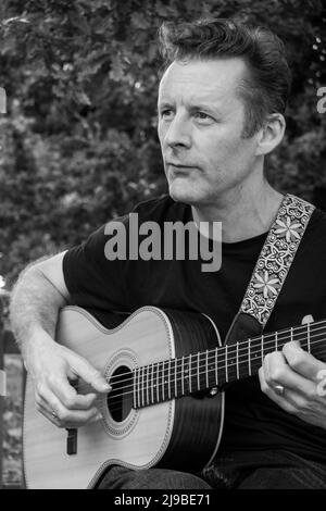 Cantante e cantautore folk irlandese Gus Glynn Foto Stock