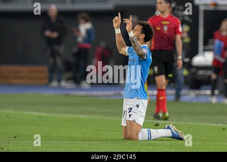 Roma, Italia. 21st maggio 2022. Felipe Anderson della SS Lazio si esita dopo aver segnato il gol 2-2 nei 29th minuti durante la partita di calcio Lazio vs Verona, allo Stadio Olimpico, a Roma, il 21 maggio 2022. (Foto di AllShotLive/Sipa USA) Credit: Sipa USA/Alamy Live News Foto Stock