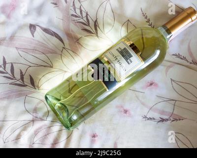 Medio vino bianco secco Conte Fosco. 2021. Foto Stock