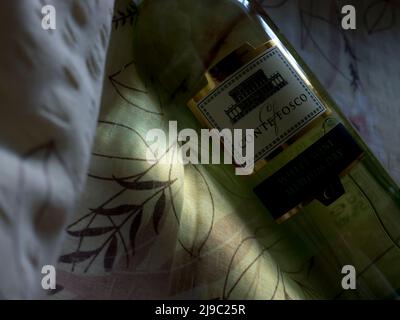 Medio vino bianco secco Conte Fosco. 2021. Foto Stock