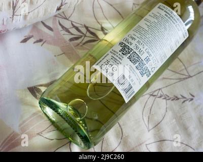 Medio vino bianco secco Conte Fosco. 2021. Foto Stock