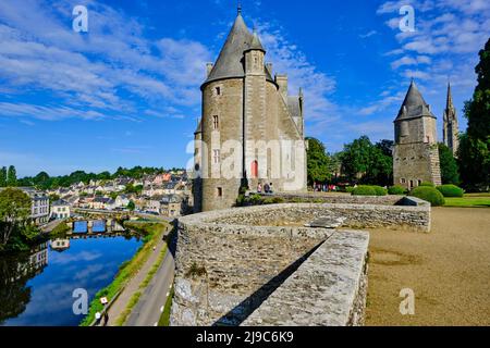 Francia, Morbihan (56), passo sulla strada per San Giacomo di Compostela, borgo medievale di Josselin, il fiammeggiante gotico castello di Josselin al ° Foto Stock