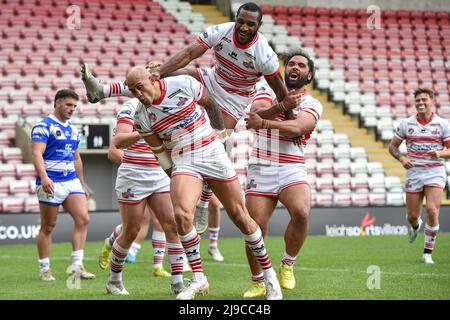 Leigh, Inghilterra - 22nd maggio 2022 - Blake Ferguson di Leigh Centurions festeggia il suo quarto tentativo. Rugby League Betfred Championship Leigh Centurions vs Workington Town al Leigh Sports Village Stadium, Leigh, Regno Unito Dean Williams Foto Stock