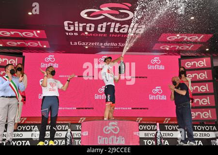 Foto massimo Paolone/LaPresse 22 Maggio 2022 Cogne, Italia sport ciclismo giro d'Italia 2022 - edizione 105 - Tappa 15 - da Rivarolo Canavese a Cogne nella foto: CICCONE Giulio (TREK - SEGAFREDO) vincitore di tappa Foto massimo Paolone/LaPresse 22 maggio 2022 Cogne, Italy sport Cycling giro d'Italia 2022 - edizione 105th - tappa 15 - da Rivarolo Canavese a Cogne nella foto: CICCONE Giulio (TREKKING - SEGAFREDO) vincitore di tappa (Photo: La Presse / PRESSINPHOTO) Foto Stock