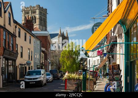 Pomeriggio di primavera in Upper St Giles Street. Foto Stock