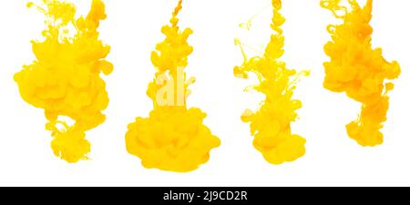 Inchiostro giallo in acqua su sfondo bianco Foto Stock