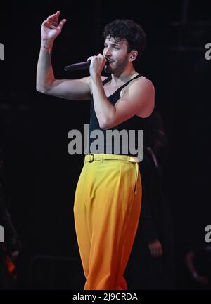 Sunrise FL, Stati Uniti. 21st maggio 2022. Sebastian Yatra si esibisce durante il concerto di Amor la Musica presso la FLA Live Arena il 21 maggio 2022 a Sunrise, Florida. Credit: Mpi04/Media Punch/Alamy Live News Foto Stock