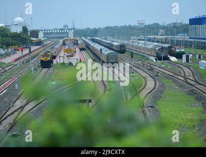 I treni Express sono stati cancellati a causa di frane e tunnel bloccati a causa di forti piogge in diversi luoghi di Assam. Agartala, Tripura India. Foto Stock