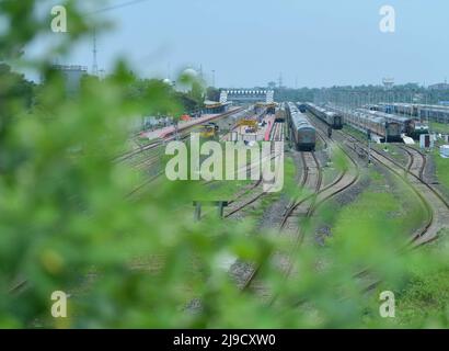 I treni Express sono stati cancellati a causa di frane e tunnel bloccati a causa di forti piogge in diversi luoghi di Assam. Agartala, Tripura India. Foto Stock