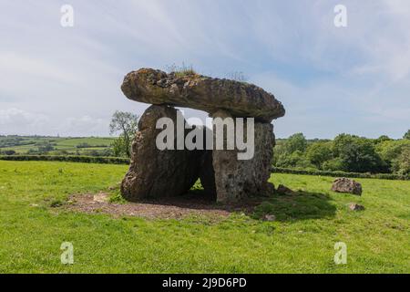 Viste aeree della Camera di sepoltura di St Lythans, vale of Glamorgan, Galles del Sud, Regno Unito. Si prega di credito: Phillip Roberts Foto Stock