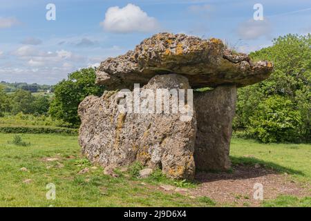 Viste aeree della Camera di sepoltura di St Lythans, vale of Glamorgan, Galles del Sud, Regno Unito. Si prega di credito: Phillip Roberts Foto Stock