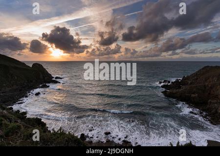 La baia di Ecalgrain alla fine della giornata in Francia Foto Stock