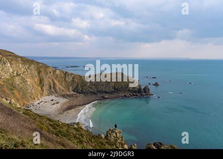 Paesaggio all'alba sul Nez de Jobourg dalle scogliere sul bordo del canale Foto Stock