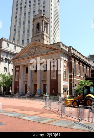 Chiesa di Sant'Andrea al 20 Cardinal Hayes Place, chiesa cattolica romana fondata nel 1842, edificio attuale eretto nel 1939, New York, NY, USA Foto Stock