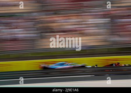 21.05.2022, Circuit de Catalunya, Barcellona, F1 Gran Premio Pirelli von Spanien 2022&#XA; , im Bild&#XA;Carlos Sainz Jr. (ESP), Scuderia Ferrari, Fernando Alonso (ESP), Alpine F1 Team Foto Stock