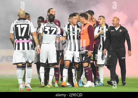 Salerno, Italia. 22nd maggio 2022. Argomentare dopo il gol la Serie A 2021/22 partita tra US Salernitana 1919 e Udinese Calcio Arechi Stadium (Credit Image: © Agostino Gemito/Pacific Press via ZUMA Press Wire) Foto Stock